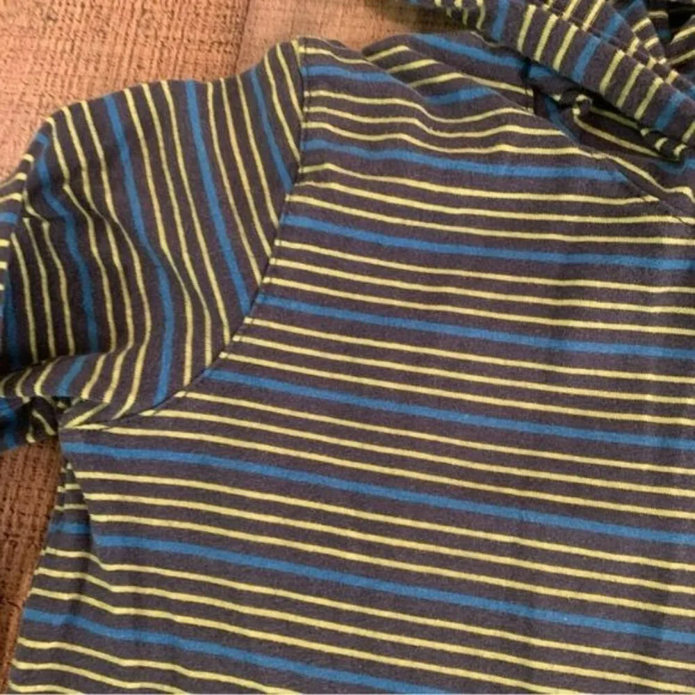 Converse boys size 8/10Y green and blue striped long sleeve hooded shirt